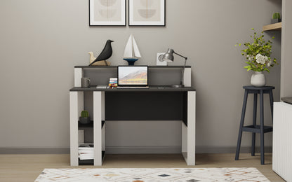 Queens Desk