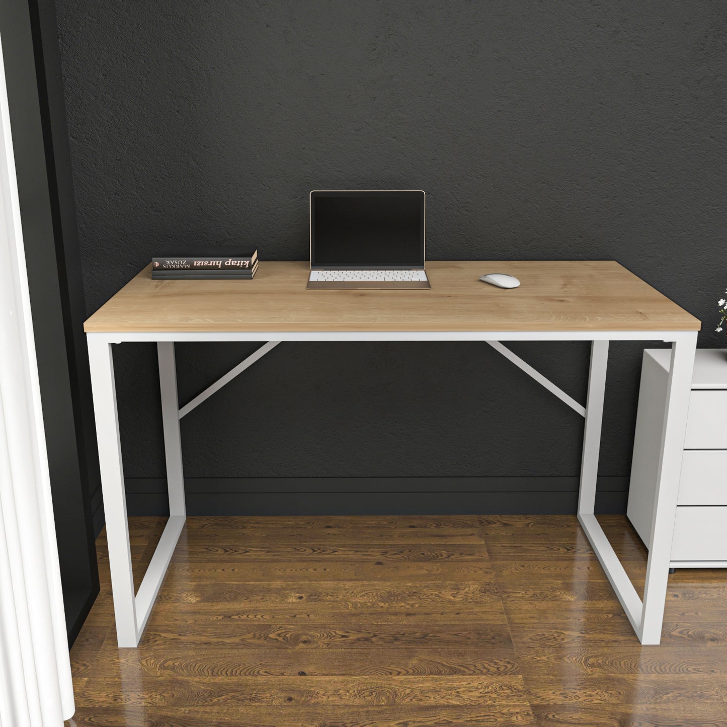 Layton Desk