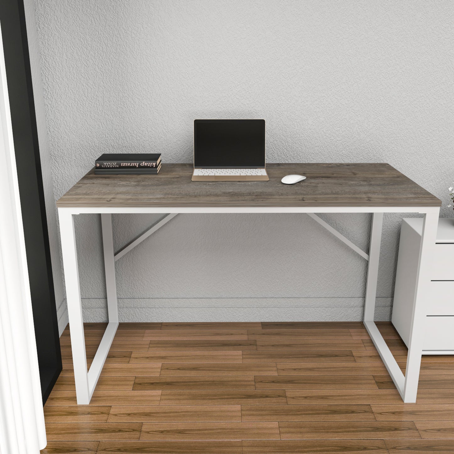 Layton Desk